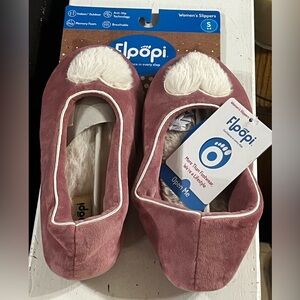NWT Women’s Floopi Mauve Cream Fuzzy Heart House Slippers Size Small